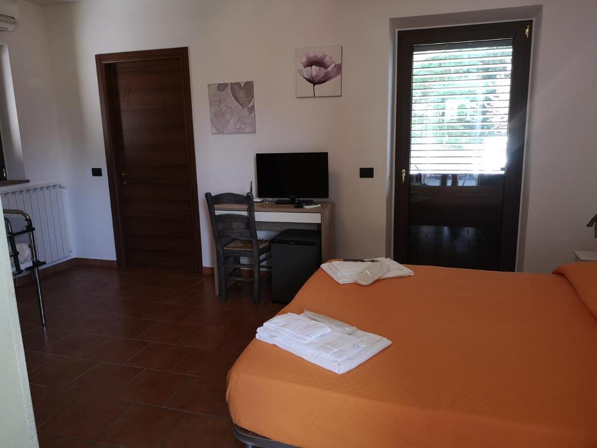 B&B Podere Montese 빌라프랑카 인 루니지아나 외부 사진