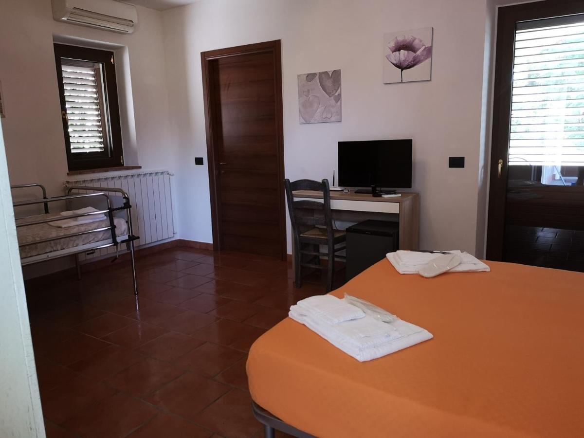B&B Podere Montese 빌라프랑카 인 루니지아나 외부 사진