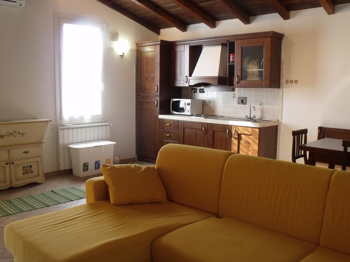 B&B Podere Montese 빌라프랑카 인 루니지아나 외부 사진